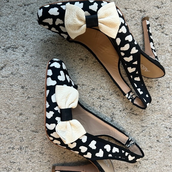 ABS Allen Schwartz NWOT slingback heart and bow “Sophee” heels size 10 brand new - Picture 8 of 15